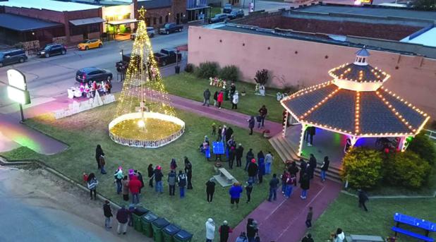 The community braved chilly temperatures on Nov. 30 for the traditional lighting of the city’s Christmas tree, hosted this year by the Olney Chamber of Commerce and Keep Olney Beautiful. Events included caroling, a chili cookoff, hot chocolate, photos w