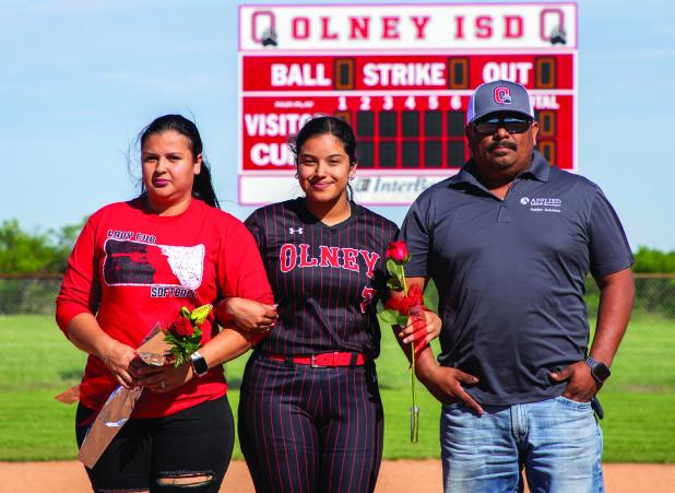 Lady Cubs Celebrate Senior Night with friends and family