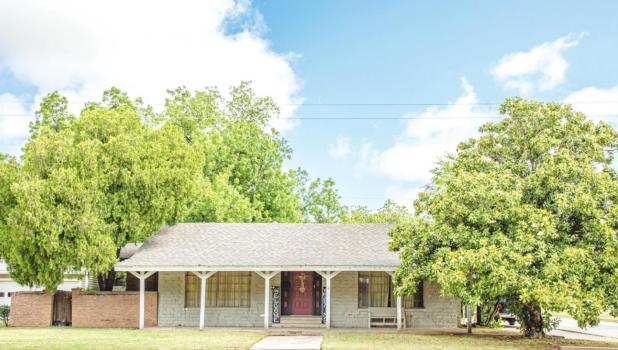 The Gragg-Reno House Address: 702 W. Main St., Olney, TX