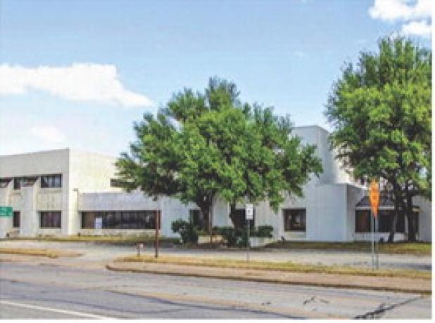 Olney Savings and Loan located on Main Street Photo by Gina Keating