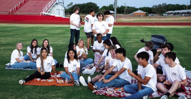 OHS seniors keep back-to-school traditions