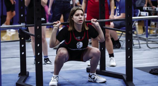 Lady Cub powerlifter Brylee Englishbee follows in her big sisters footsteps this season. It’s not often siblings get the opportunity to compete together in school sports, Brylee is in good hands with big sis Aubree Englishbee who is a returning vet. Pho