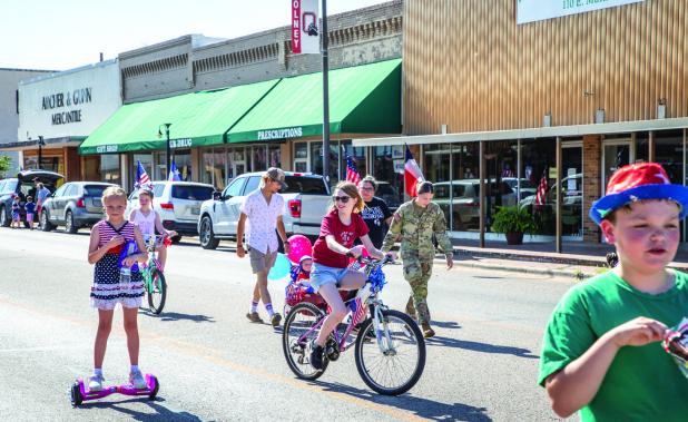 Olney turns out for July 4 parade