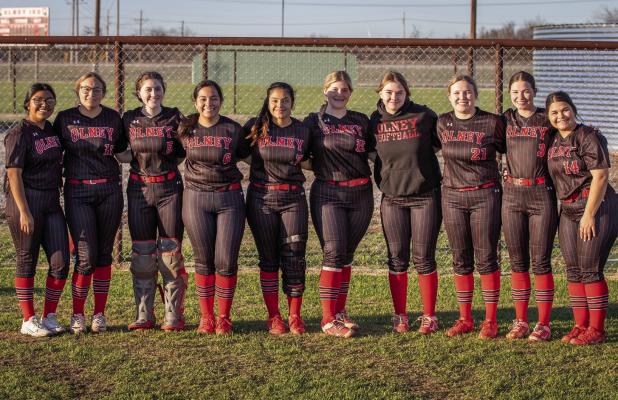 Softball season begins for Lady Cubs