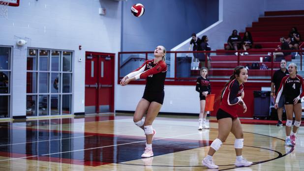 Lady Cub #20 Natalie Simmons continues to be a dominant force for the Lady Cubs, earlier this year making Texoma Homepage news with a “Top 10” play. Photo by Will Sadler