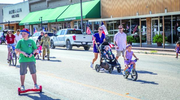 Olney turns out for July 4 parade
