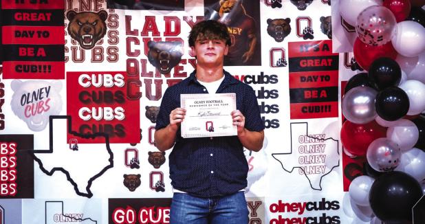 Cub Football player Kyle Stewart received the Newcomer of the Year. Photo by Will Sadler