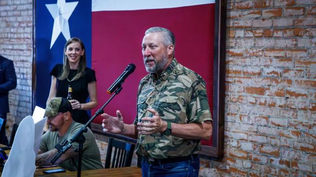 (Left): Former Texas Senator Drew Springer described how he organized a bipartisan group of Texas lawmakers to sign a letter to a Washington D.C. judge advocating for the release of the wrongfully convicted Raven 23 men. Mr. Springer and his fellow signer