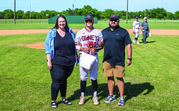 Cubs celebrate Senior Night with 2nd place win