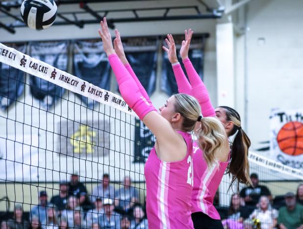 OHS Lady Cubs vs Archer City Ladycats #20 Natalie Simmons and #12 Halee Craven
