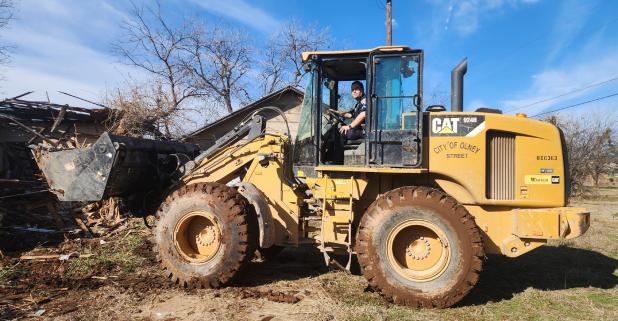 City cleanup begins with teardown