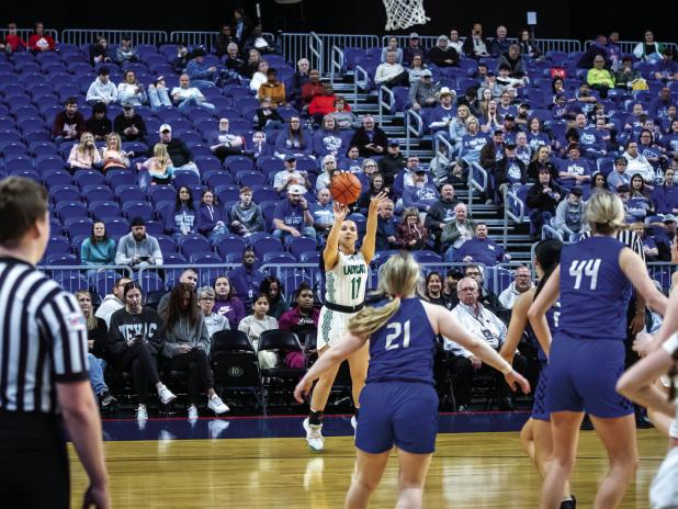 Ladycats take 1A State Championship at Alamodome with team unity