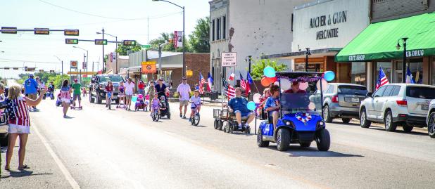 Olney turns out for July 4 parade