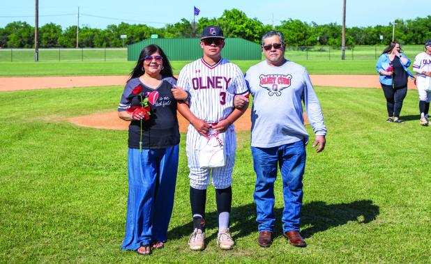 Cubs celebrate Senior Night with 2nd place win