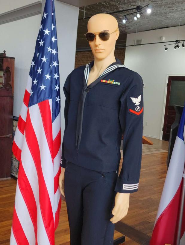 Vets donate 1950s U.S. Navy uniform to Museum
