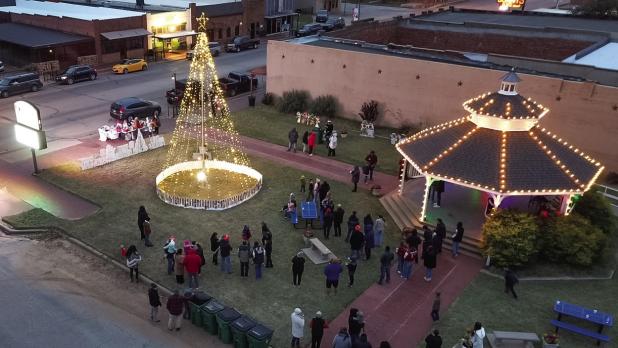 The community braved chilly temperatures on Nov. 30 for the traditional lighting of the city’s Christmas tree, hosted this year by the Olney Chamber of Commerce and Keep Olney Beautiful. Events included caroling, a chili cookoff, hot chocolate, photos w
