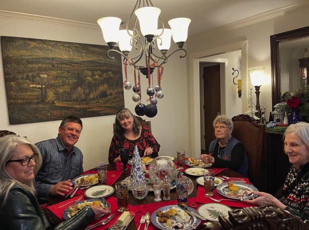 Amity Club members enjoyed an evening of songs and fellowship at their Christmas partyL-R: Rhonda and Donnie Maines, Kathy Smith, Marilyn Norris, Judy Moberly. Photo by Carol Vorel