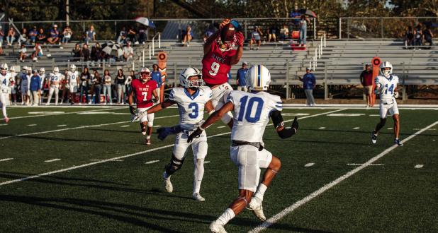 Cub #9 Will Caffey has all the tools to be an amazing receiver and fits the tight end position perfectly with great speed and excellent hands. Photo by Will Sadler