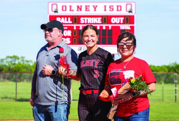 Lady Cubs Celebrate Senior Night with friends and family