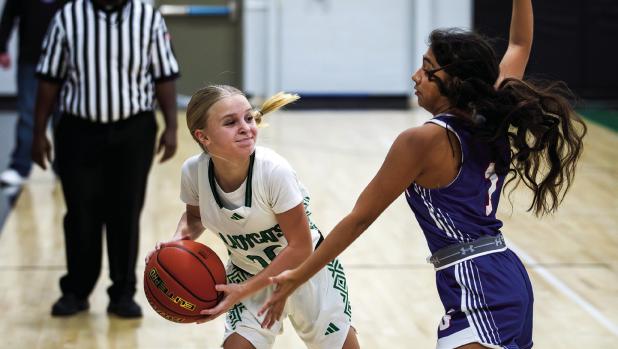 Ladycat #25 Allison Melton made some key passing plays for the night in a supporting role. Melton is fast and a quick scrambler, which is just what is needed with a team that has a few big playmakers and shooters. Support players are crucial and often ove