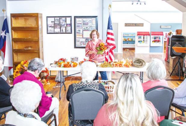 Amity Club: Making Wreaths with Leigh Stephens