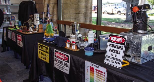The science show at the library, demonstrated and performed by Daniel G. Benes, had some exciting experiences and experiments for attendees. Photo by Will Sadler