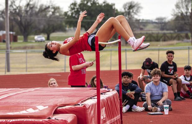 Lady Cubs qualify for regional track meet