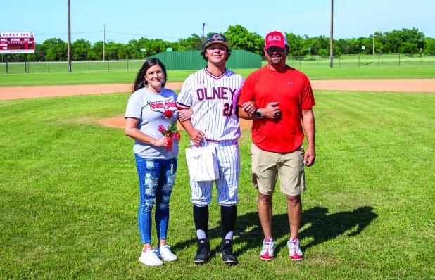 Cubs celebrate Senior Night with 2nd place win