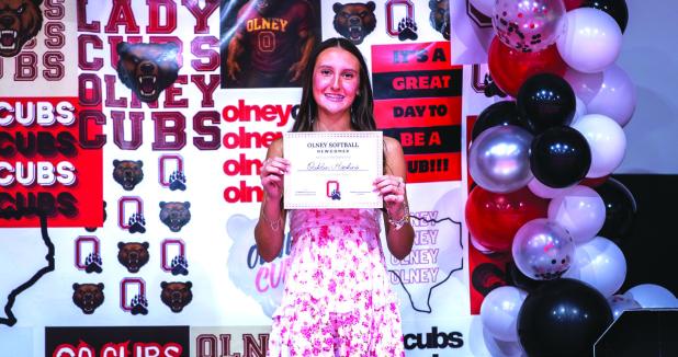 Oaklan Hopkins received the Lady Cubs Softball Newcomer of the year award. Photo by Will Sadler