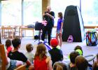Balloon Guy’ delights kids at Olney Library